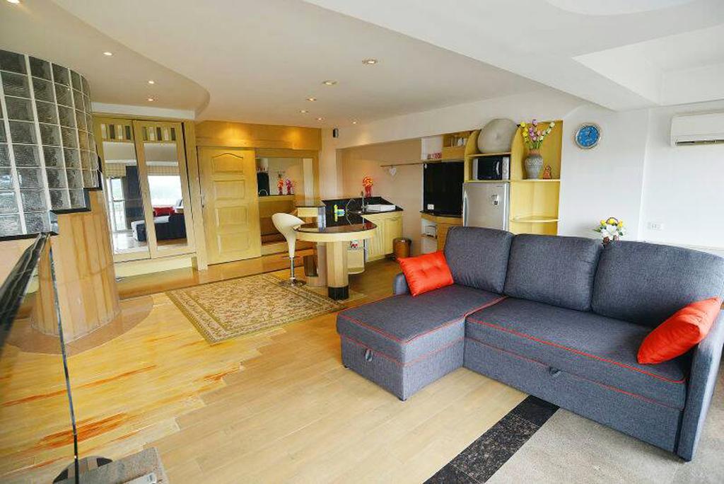 Penthouse Galare Thong Tower דירה