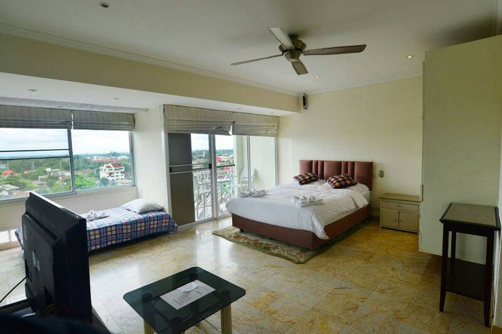 Penthouse Galare Thong Tower דירה *